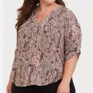 Torrid Harper Georgette Pullover 3/4 Sleeve Blouse Snake Print Size 5